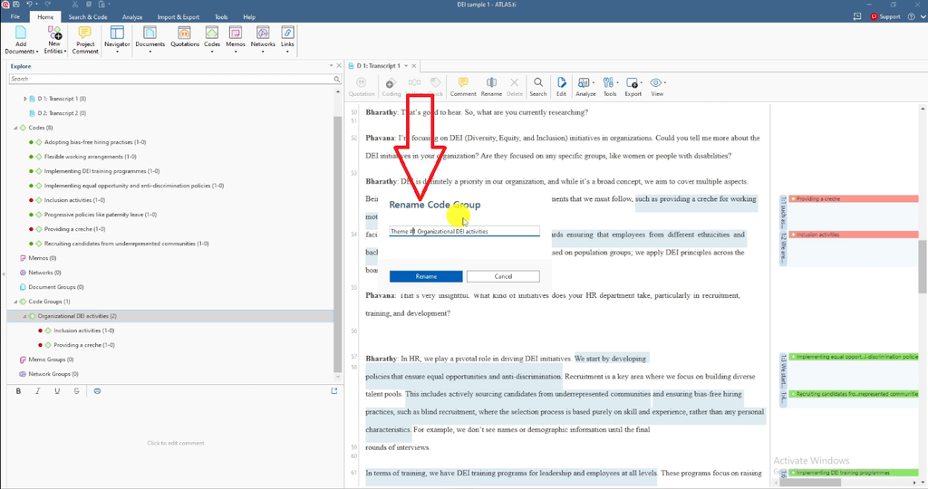 Right-click menu on the renamed group in the Explorer panel; a red arrow points to “Edit Comment,” the option used to add the theme’s memo.